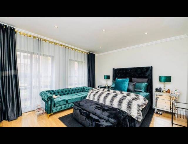 3 BEDROOM APARTMENT FOR SALE IN BEDFORD GARDENS